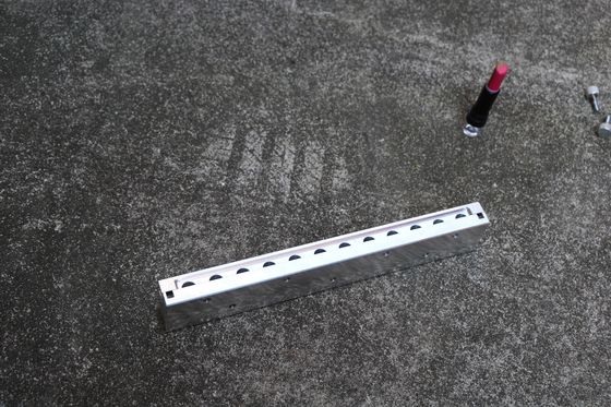 12 Holes Mould On Lip Balm Dubbelkleurige Slant Met Custom Logo