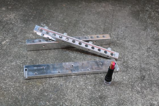 12 Holes Mould On Lip Balm Dubbelkleurige Slant Met Custom Logo