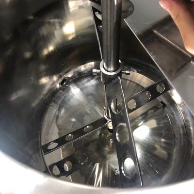 100L lippenstift mengmachine roeren smelten gecompartimenteerde verwarming