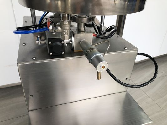 Automatische SUS304 Lipgloss vulmachine met één hoofd verticaal