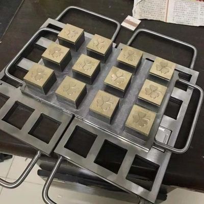 Gemakkelijk te bedienen Cosmetische poedermachine 6 gaten Aluminium schimmel