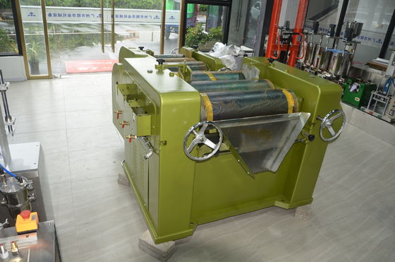 Lipstick slijpmachine Laboratorium S150 Drie-roller slijpmachine