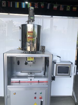 Volledig automatische lippenstiftproductielijn Eenkopige dubbele vat hoge snelheid lippenstiftvulmachine