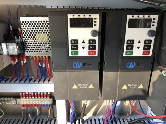 Vele soorten flessen Servo Capping Machine Automatische fles capper 20-50 Pcs / Min