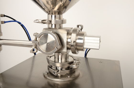 Air Cushion BB Frost Filling Machine 30-50 flessen/min Make-up Base Filling Machine Roestvrij staal materiaal