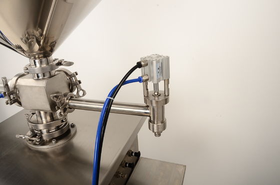 Air Cushion BB Frost Filling Machine 30-50 flessen/min Make-up Base Filling Machine Roestvrij staal materiaal