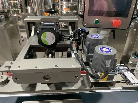 Lippenstift Productielijn Lipenstift Versterkende lijm Tube Spinning Machine 1300 * 400 * 1300mm