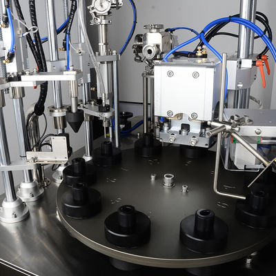 Producten van slangen Op maat gemaakte automatische productielijn vul- en afdichtmachine