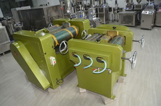 S150 Groen lippenstiftmateriaal Productielijn voor lippenstift met drie rollen
