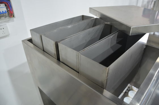 Vier kleuren korrelballen Isolatie Creme Filling Machine Patroon Isolatie Creme Filling Machine